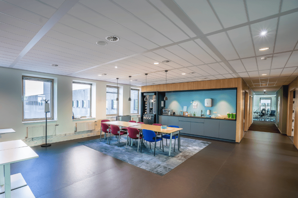 Using Color Psychology to Improve Collaboration & Communication at Workplace